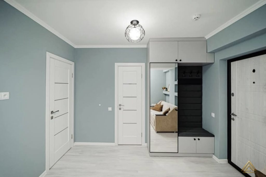 Projet de rénovation d'appartement (mobilier d'entrée gris sur mesure) de 58 m², réalisé par PRO BAT-IM, à Val-de-Marne.