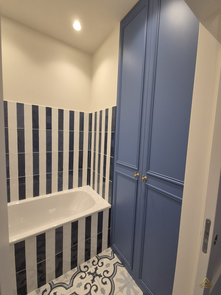 Rénovation d'une salle de bain de 8.7 m² à Val-de-Marne, un projet signé PRO BAT-IM.